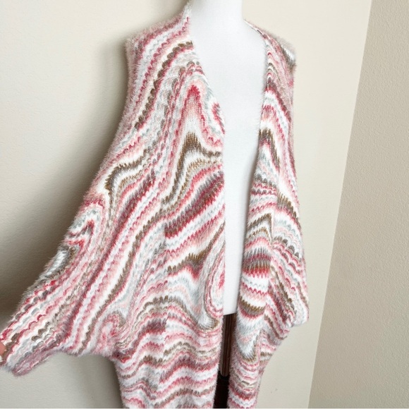 Free People OS Mermaid Eyelash Cocoon Cardi
Open Sweater Soft Knit Cardigan Pink - Picture 7 of 13